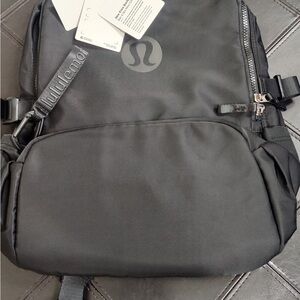 NWT Lululemon New Crew Backpack 22L Black Travel School Work Bag